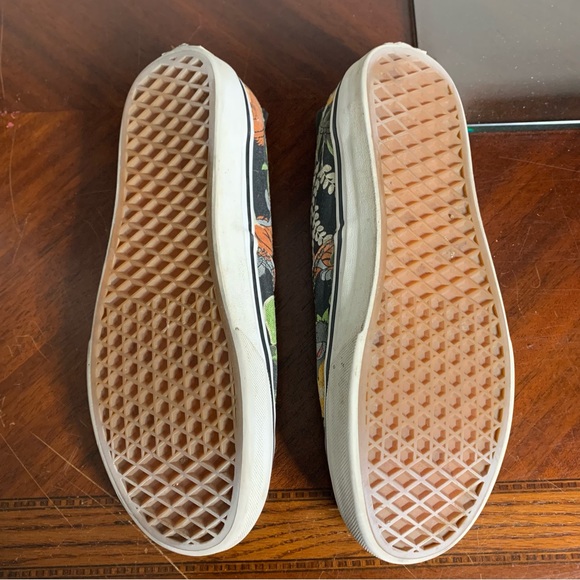 Disney The Jungle Book X Vans Sneakers - Picture 8 of 11